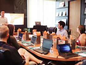 Tấm nhựa PP / PESheet Rolls cho khay thực phẩm Tấm nhựa PP / PESheet Rolls cho khay thực phẩm